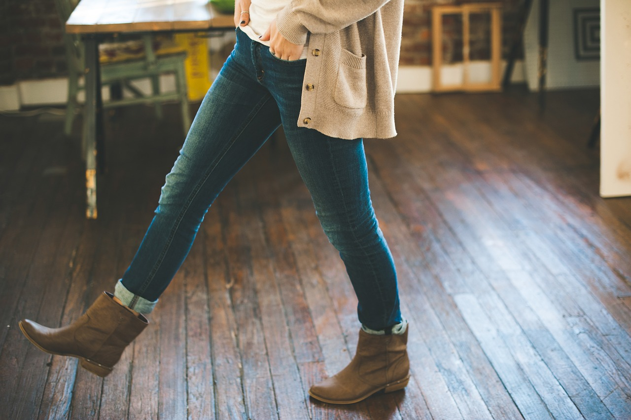 CELEBRITY APPROVED WAYS TO STYLE YOUR JEANS!